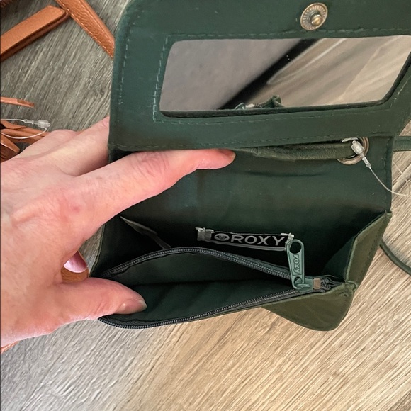 4PURSE BUNDLE NWOT EXCELLENT CONDITION - Picture 9 of 9